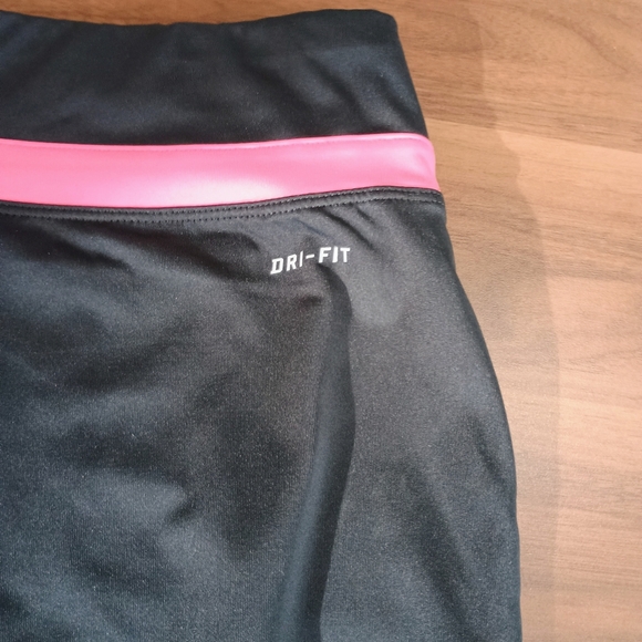 Nike Black and Pink Athletic Capris - Picture 3 of 5